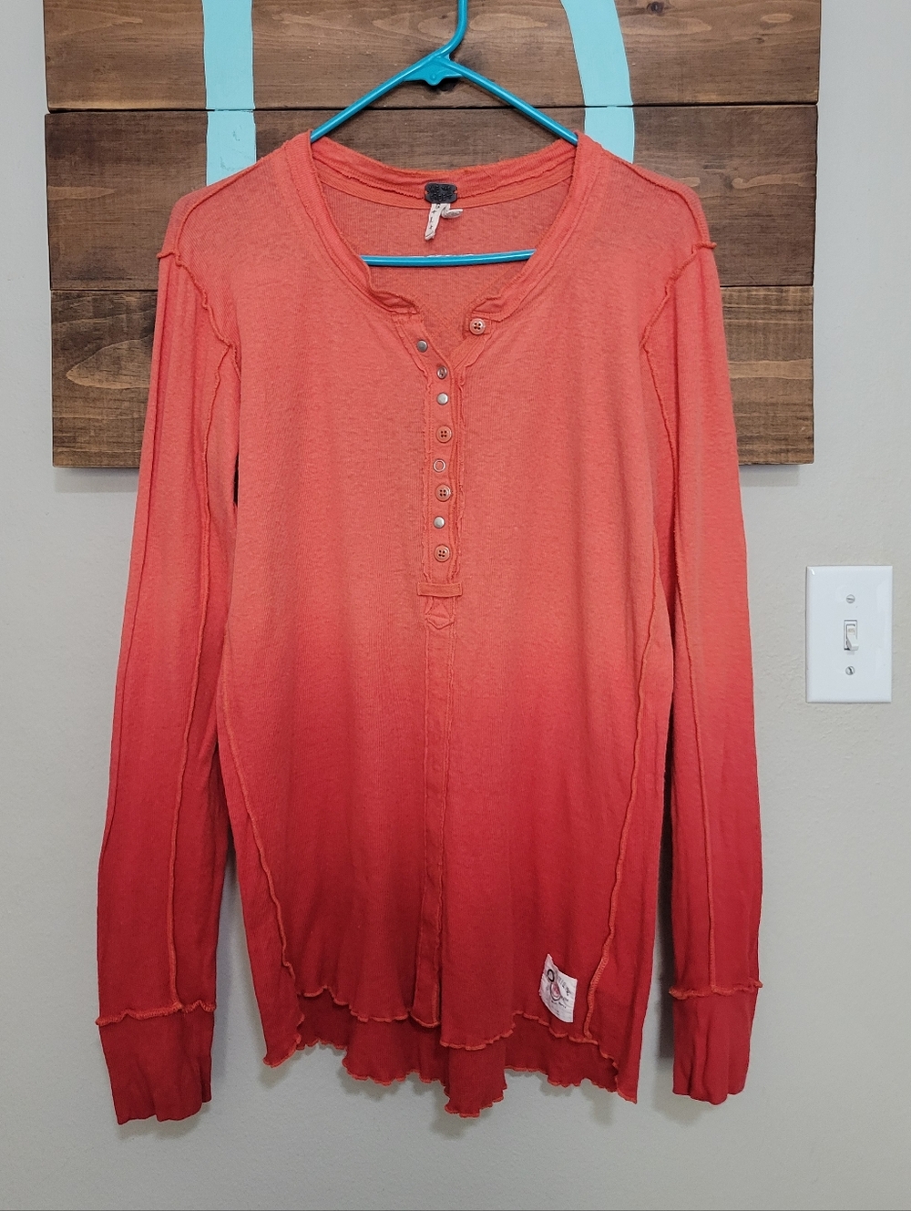 We The Free Coral Ombre Long Sleeve Henley Top Size Large
